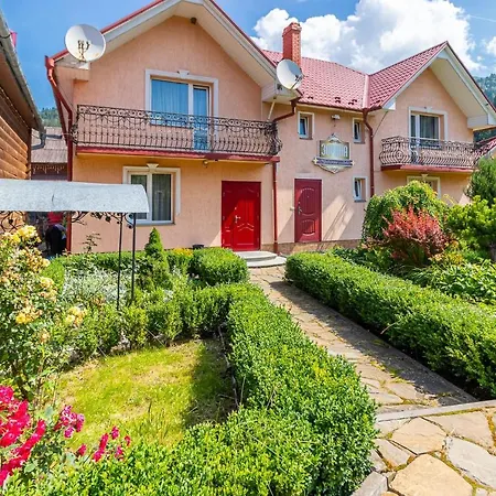 Zoriana אכסניה