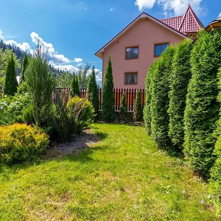 Zoriana אכסניה