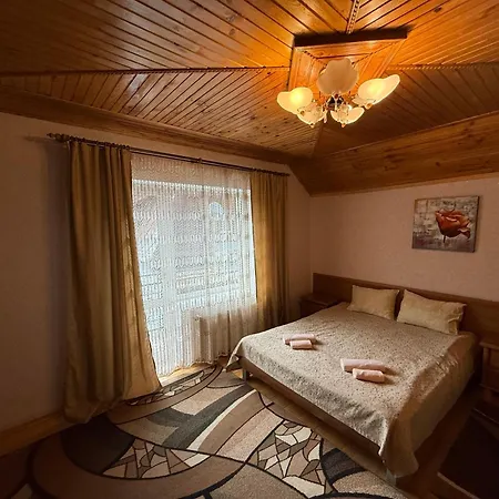 Zoriana אכסניה